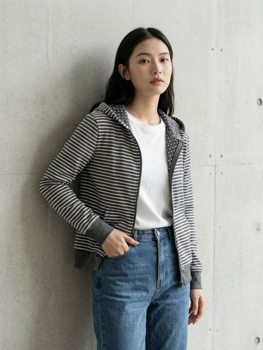 Chaqueta K-Fashion a Rayas con Capucha de Lunares